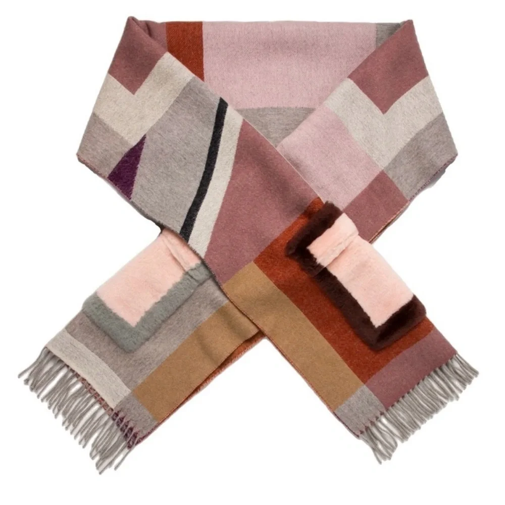 NWOT Fendi Cashmere Shawl with Pockets - Picture 2 of 2